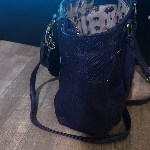 Juicy couture crossbody purse Juicy couture crossbody purse - Picture 6 of 11